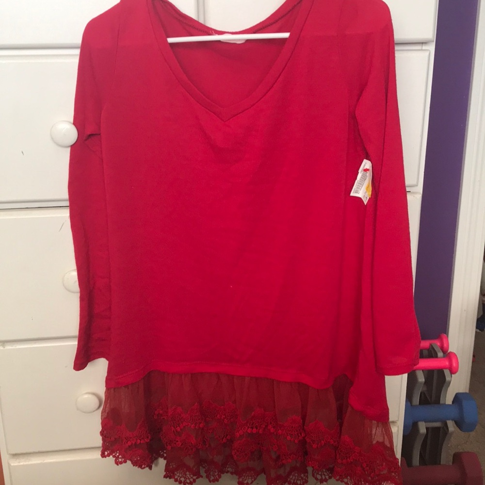 Red lace shirt☺️